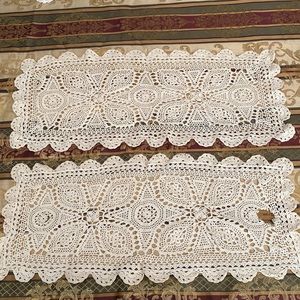 2 rectangle doilies